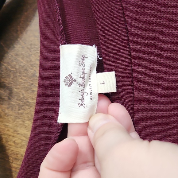 BOUTIQUE BRAND WINE PONCHO - Picture 2 of 4